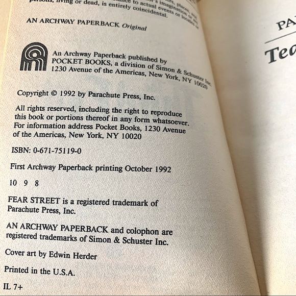 🎃2 R.L. Stine Cheerleader Series Books🎃 RETRO 1992 and 1994 - Picture 9 of 10